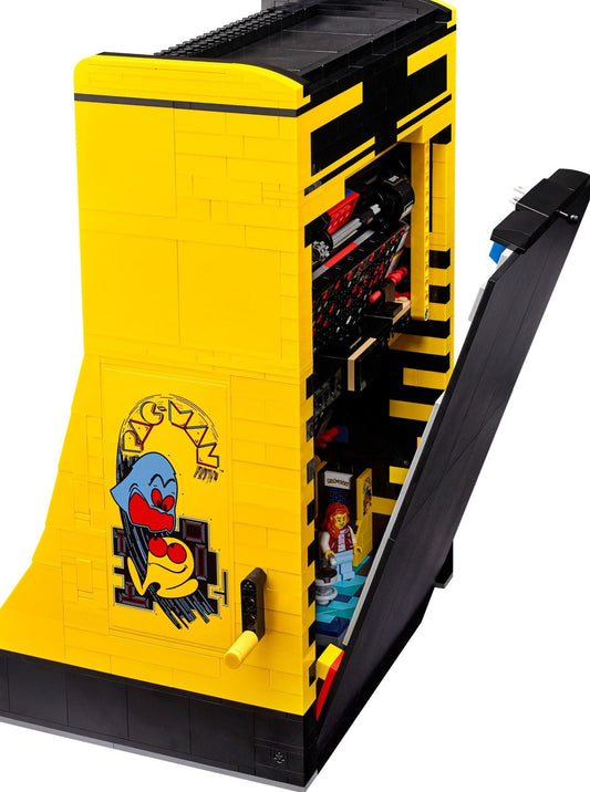 LEGO set 10323 – PAC-MAN arcade uit de Lego Icons collectie, te huur in West- en Oost-Vlaanderen bij Brickset for You