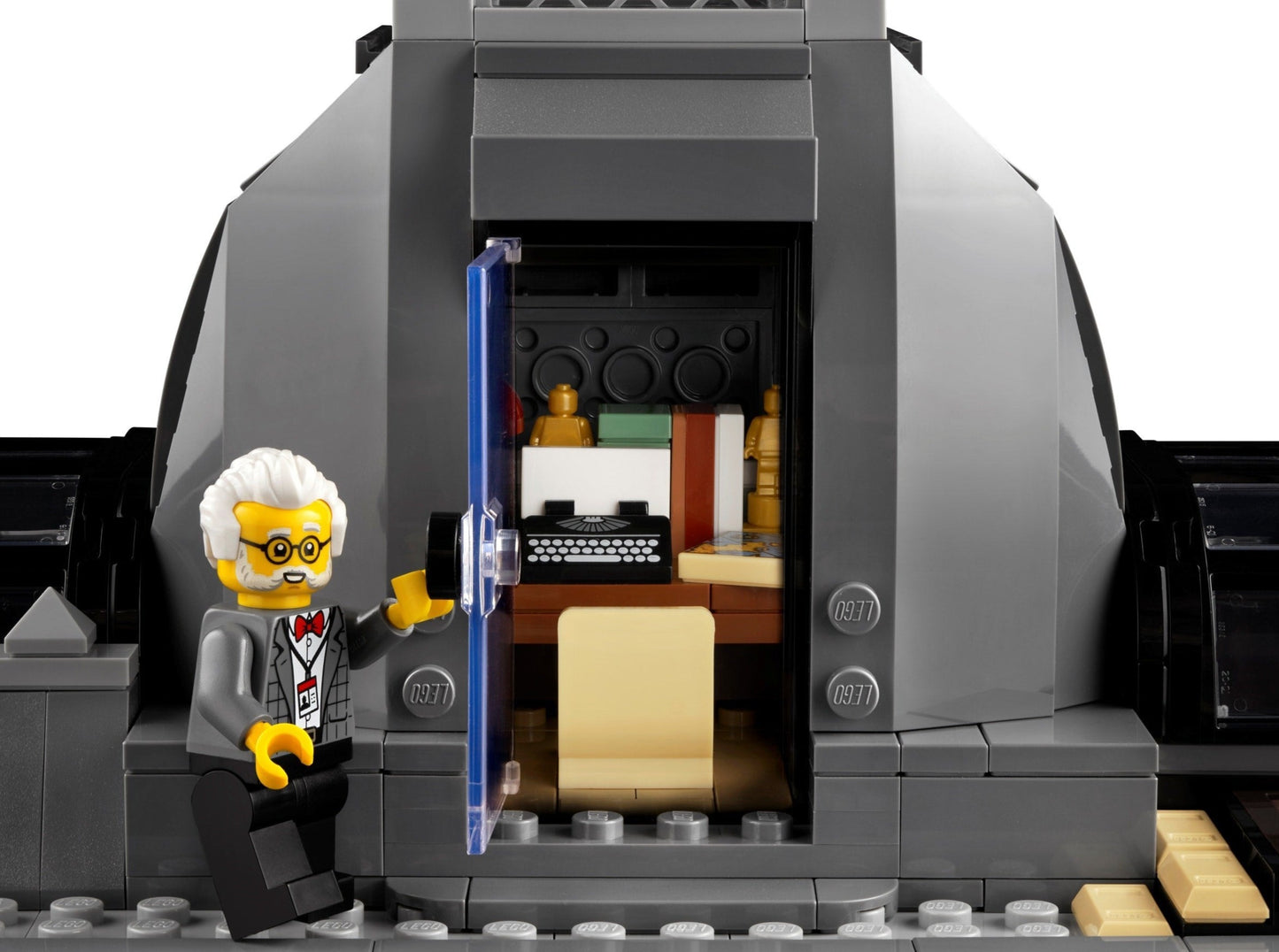 LEGO set 10326 – Natuurhistorisch museum uit de Lego Icons collectie, te huur in West- en Oost-Vlaanderen bij Brickset for You