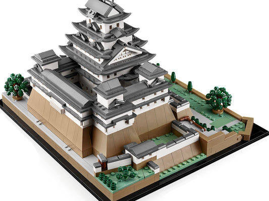 LEGO set 21060 – Kasteel Himeji uit de Lego Architecture collectie, te huur in West- en Oost-Vlaanderen bij Brickset for You