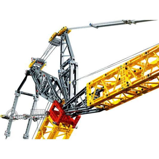 LEGO set 42146 – Liebherr Rupsbandkraan LR 13000 uit de Lego Technic collectie, te huur in West- en Oost-Vlaanderen bij Brickset for You