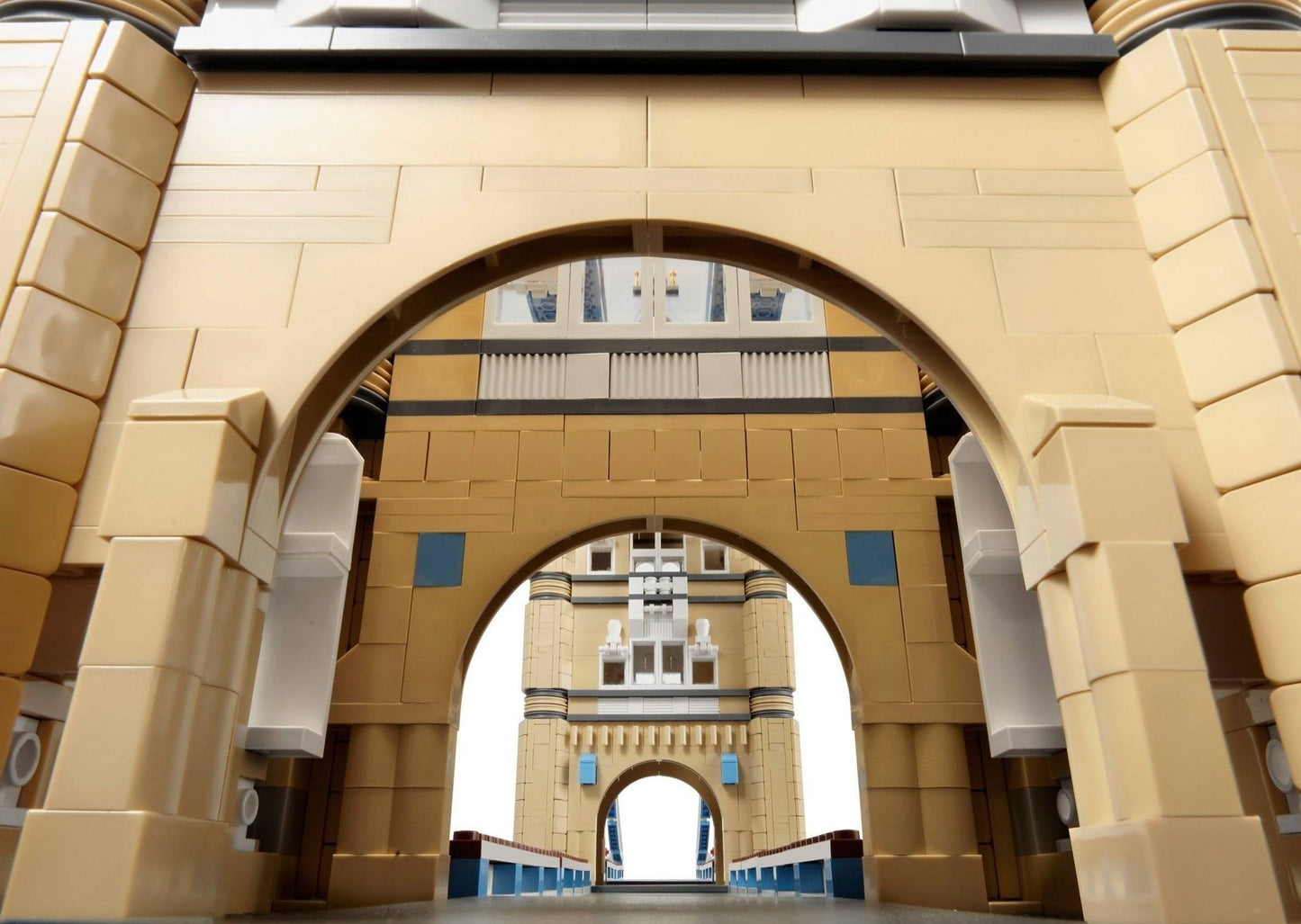 LEGO set 10214 – Londen Tower bridge uit de Lego Creator Expert collectie, te huur in West- en Oost-Vlaanderen bij Brickset for You