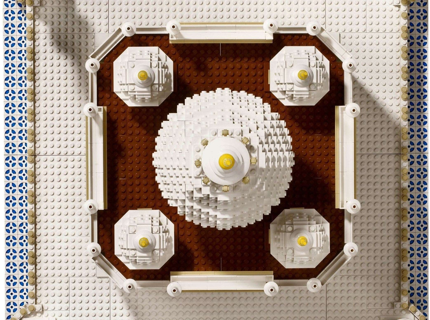 LEGO set 10256 – Taj Mahal uit de Lego Creator Expert collectie, te huur in West- en Oost-Vlaanderen bij Brickset for You