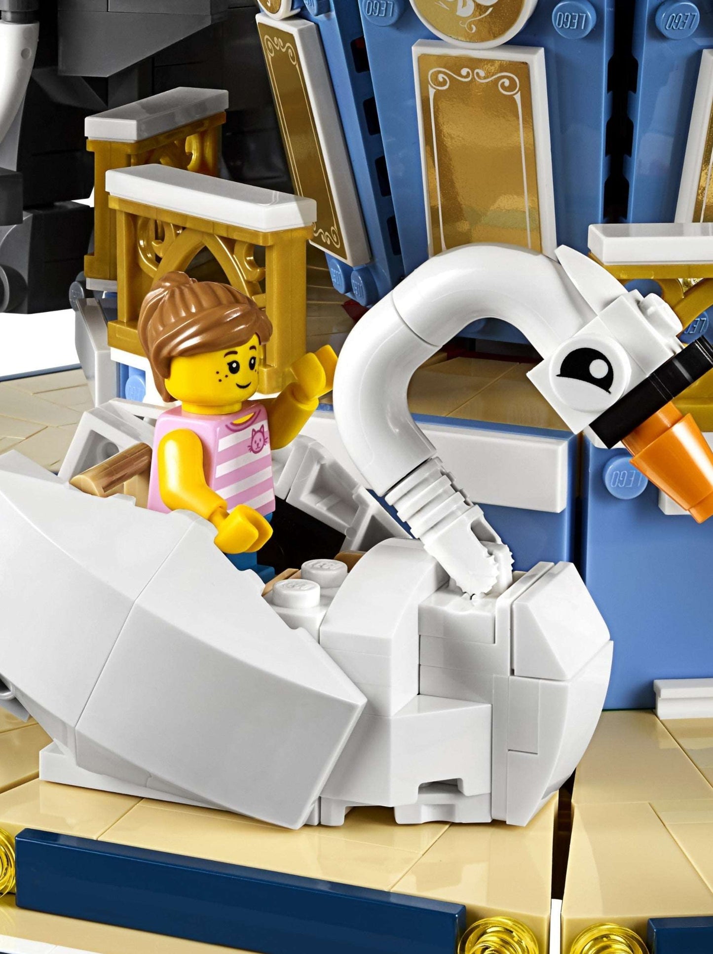 LEGO set 10257 – Draaimolen uit de Lego Creator Expert collectie, te huur in West- en Oost-Vlaanderen bij Brickset for You