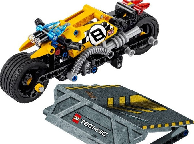LEGO set 42065 / 9393 / 42045 / 42046 / 42002 / 42021 42058 / 42011 – 8 Mini Lego technic sets uit de Lego Technic collectie, te huur in West- en Oost-Vlaanderen bij Brickset for You