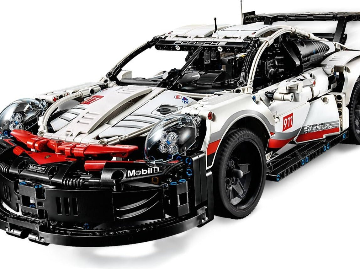 LEGO set 42096 – Porsche 911 RSR uit de Lego Technic collectie, te huur in West- en Oost-Vlaanderen bij Brickset for You