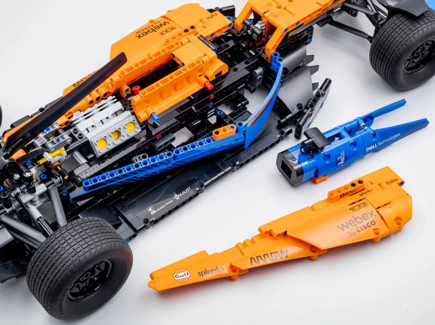 LEGO set 42141 – McLaren Formule 1™ Racewagen uit de Lego Technic collectie, te huur in West- en Oost-Vlaanderen bij Brickset for You