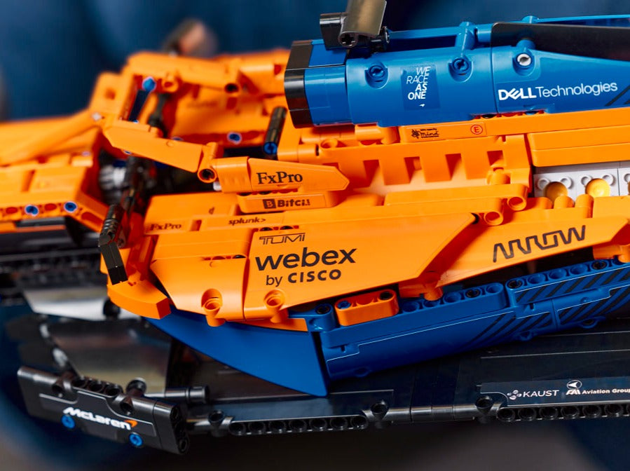 LEGO set 42141 – McLaren Formule 1™ Racewagen uit de Lego Technic collectie, te huur in West- en Oost-Vlaanderen bij Brickset for You