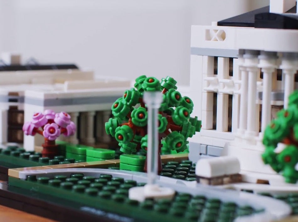 LEGO set 21054 – Het grote Witte Huis uit de Lego Architecture collectie, te huur in West- en Oost-Vlaanderen bij Brickset for You