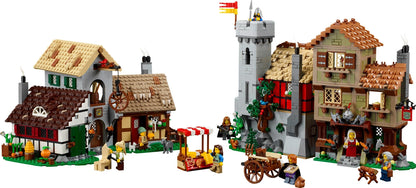 LEGO set 10332 – Middeleeuws stadsplein uit de Lego Icons collectie, te huur in West- en Oost-Vlaanderen bij Brickset for You