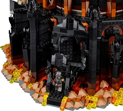 LEGO set 10333 – The Lord of the Rings: Barad-dûr™ uit de Lego Icons collectie, te huur in West- en Oost-Vlaanderen bij Brickset for You