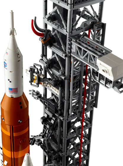 LEGO set 10341 – NASA Artemis ruimtelanceersysteem uit de Lego Icons collectie, te huur in West- en Oost-Vlaanderen bij Brickset for You