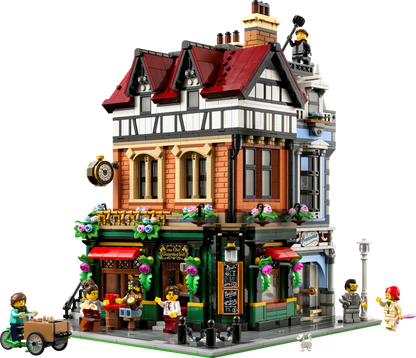LEGO set 10350 – Hoekpand in tudorstijl uit de Lego Icons collectie, te huur in West- en Oost-Vlaanderen bij Brickset for You