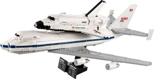 LEGO set 10360 – Shuttle Carrier Aircraft uit de Lego Icons, te huur in West- en Oost-Vlaanderen bij Brickset for You