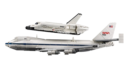 LEGO set 10360 – Shuttle Carrier Aircraft uit de Lego Icons, te huur in West- en Oost-Vlaanderen bij Brickset for You