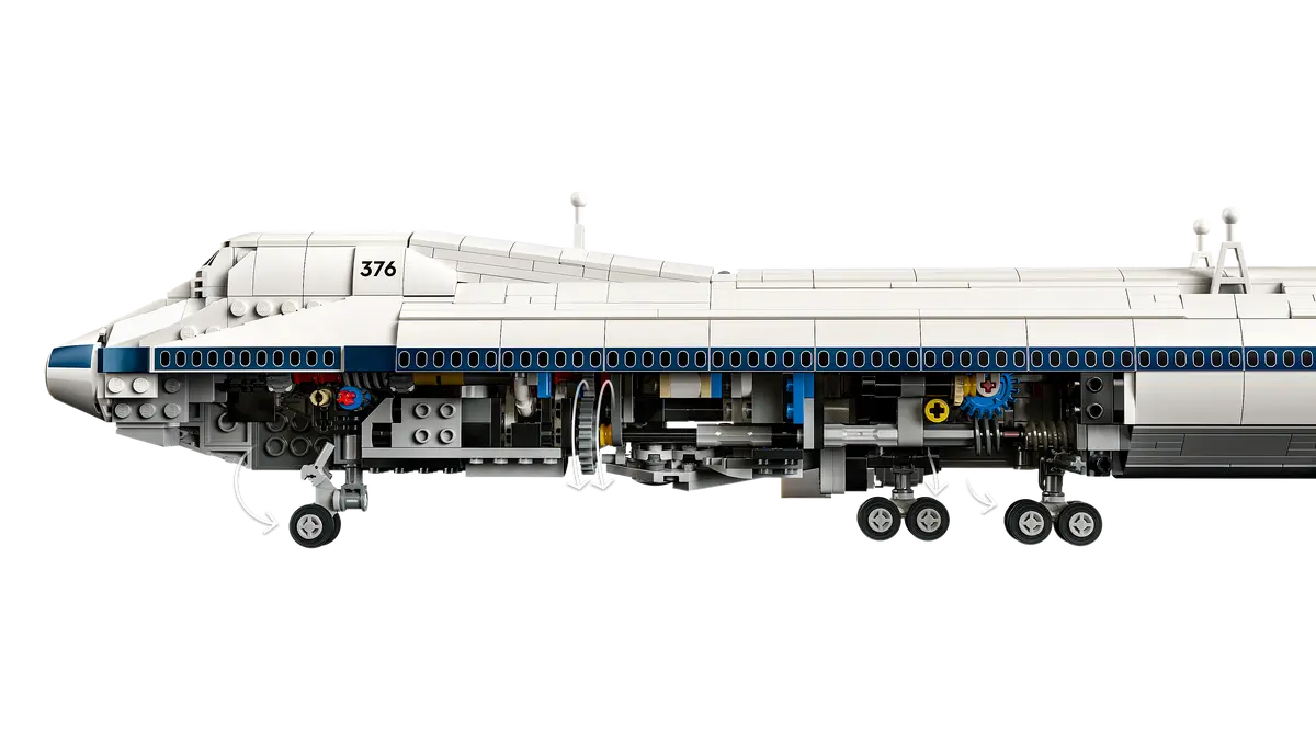 LEGO set 10360 – Shuttle Carrier Aircraft uit de Lego Icons, te huur in West- en Oost-Vlaanderen bij Brickset for You