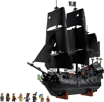 LEGO set 10365 – Het piratenschip van kapitein Jack Sparrow uit de Lego Icons collectie, te huur in West- en Oost-Vlaanderen bij Brickset for You