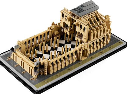 LEGO set 21061 – Notre-Dame van Parijs uit de Lego Architecture collectie, te huur in West- en Oost-Vlaanderen bij Brickset for You