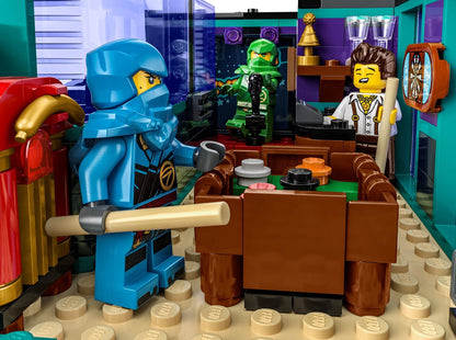 LEGO set 71799 – Ninjago stadsmarkten uit de Lego Ninjago collectie, te huur in West- en Oost-Vlaanderen bij Brickset for You