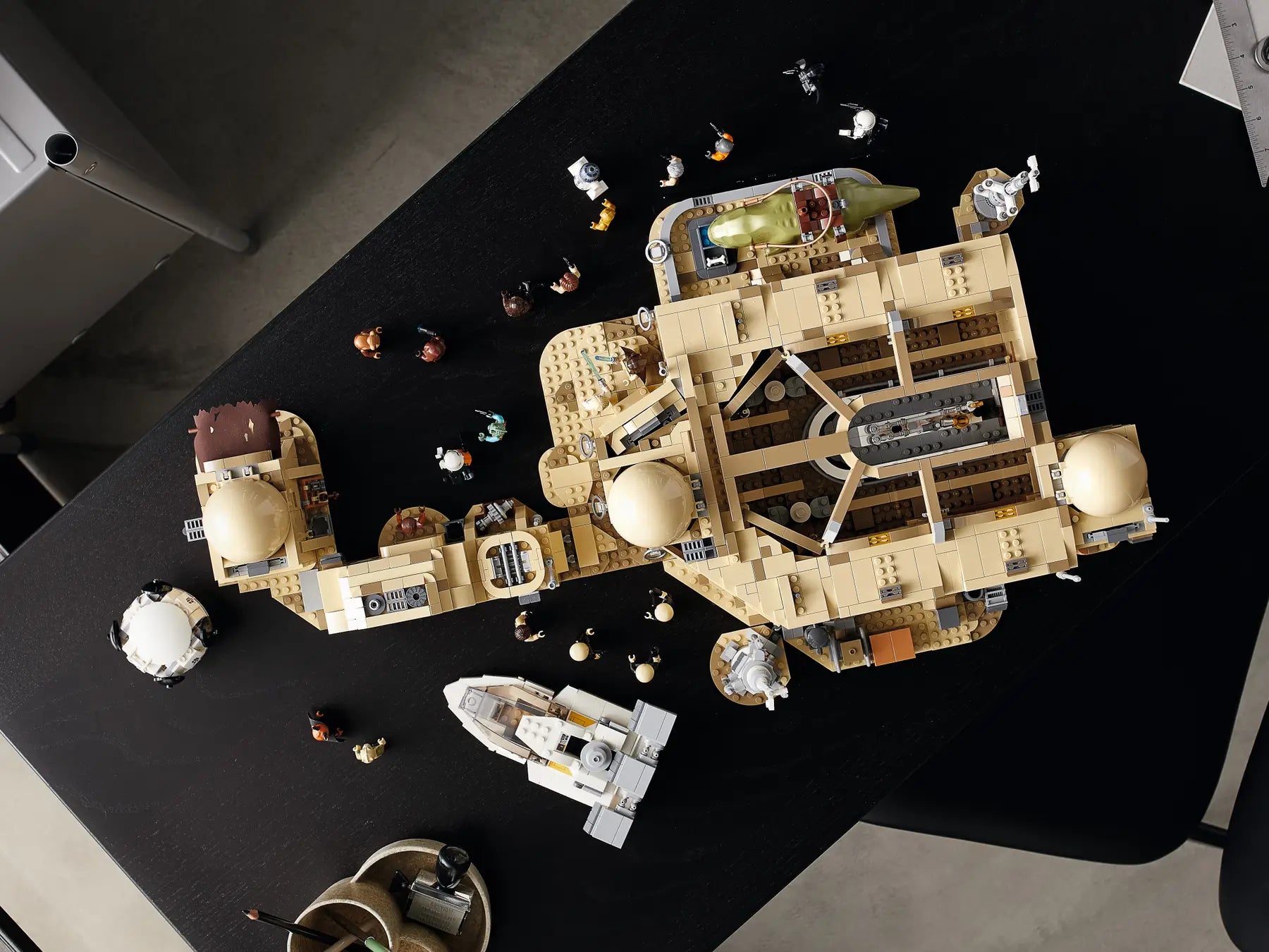 LEGO set 75290 – Mos Eisley Cantina™ uit de Lego Star wars collectie, te huur in West- en Oost-Vlaanderen bij Brickset for You