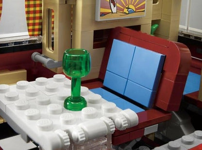 LEGO set 10220 – Volkswagen T1 Kampeerbus uit de Lego Creator Expert collectie, te huur in West- en Oost-Vlaanderen bij Brickset for You