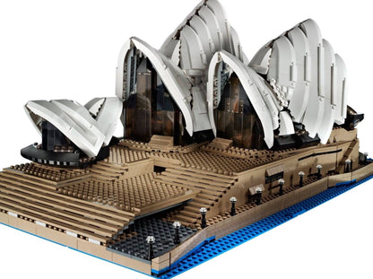 LEGO set 10234 – Sydney Opera House uit de Lego Creator Expert collectie, te huur in West- en Oost-Vlaanderen bij Brickset for You