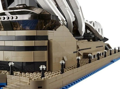 LEGO set 10234 – Sydney Opera House uit de Lego Creator Expert collectie, te huur in West- en Oost-Vlaanderen bij Brickset for You