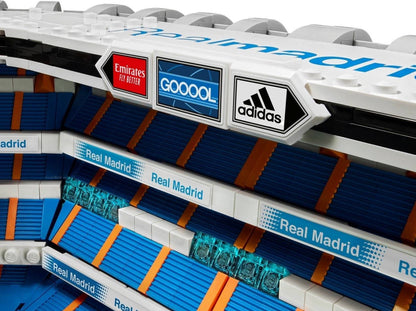 LEGO set 10299 – Real Madrid – stadion Santiago Bernabéu uit de Lego Creator Expert collectie, te huur in West- en Oost-Vlaanderen bij Brickset for You