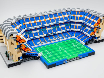LEGO set 10299 – Real Madrid – stadion Santiago Bernabéu uit de Lego Creator Expert collectie, te huur in West- en Oost-Vlaanderen bij Brickset for You