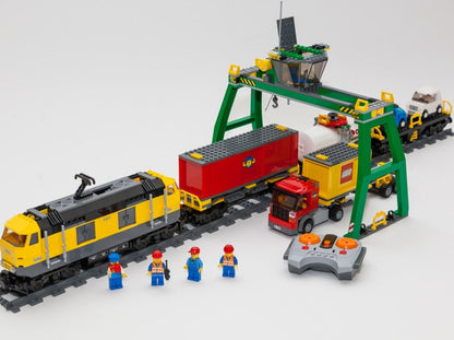 LEGO set 7939 – Vrachttrein uit de Brickset for Kids collectie, te huur in West- en Oost-Vlaanderen bij Brickset for You