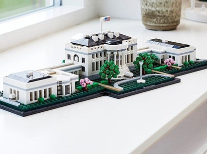 LEGO set 21054 – Het grote Witte Huis uit de Lego Architecture collectie, te huur in West- en Oost-Vlaanderen bij Brickset for You