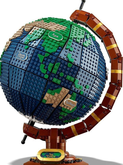 LEGO set 21332 – Wereldbol uit de Lego Ideas collectie, te huur in West- en Oost-Vlaanderen bij Brickset for You