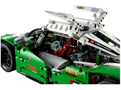 LEGO set 42039 – 24 uren racewagen uit de Lego Technic collectie, te huur in West- en Oost-Vlaanderen bij Brickset for You