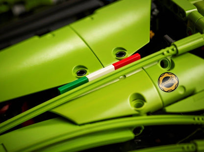LEGO set 42115 – Lamborghini Sián FKP 37 uit de Lego Technic collectie, te huur in West- en Oost-Vlaanderen bij Brickset for You
