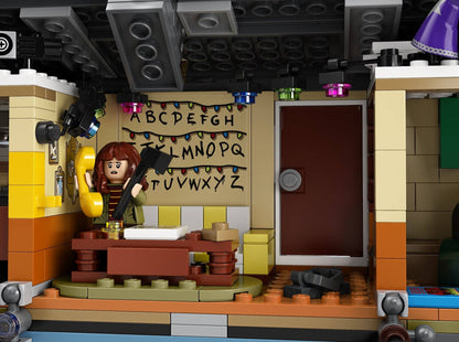 LEGO set 75810 – The Upside Down uit de Lego Stranger Things collectie, te huur in West- en Oost-Vlaanderen bij Brickset for You