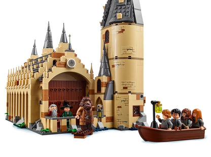 LEGO set 75954 – De Grote Zaal van Zweinstein™ uit de Lego Harry Potter collectie, te huur in West- en Oost-Vlaanderen bij Brickset for You