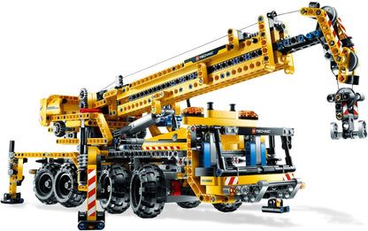 LEGO set 8053 – Mobiele kraan uit de Lego Technic collectie, te huur in West- en Oost-Vlaanderen bij Brickset for You