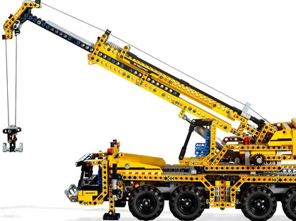 LEGO set 8053 – Mobiele kraan uit de Lego Technic collectie, te huur in West- en Oost-Vlaanderen bij Brickset for You