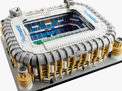 LEGO set 10299 – Real Madrid – stadion Santiago Bernabéu uit de Lego Creator Expert collectie, te huur in West- en Oost-Vlaanderen bij Brickset for You