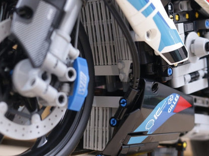LEGO set 42130 – Bmw M 1000 RR uit de Lego Technic collectie, te huur in West- en Oost-Vlaanderen bij Brickset for You