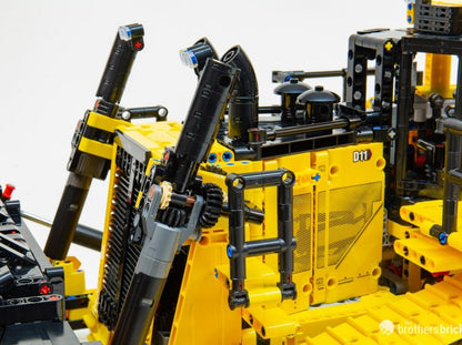 LEGO set 42131 – Cat® D11 Bulldozer met app-besturing uit de Lego Technic collectie, te huur in West- en Oost-Vlaanderen bij Brickset for You